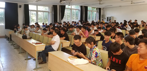 招聘会现场_副本.jpg