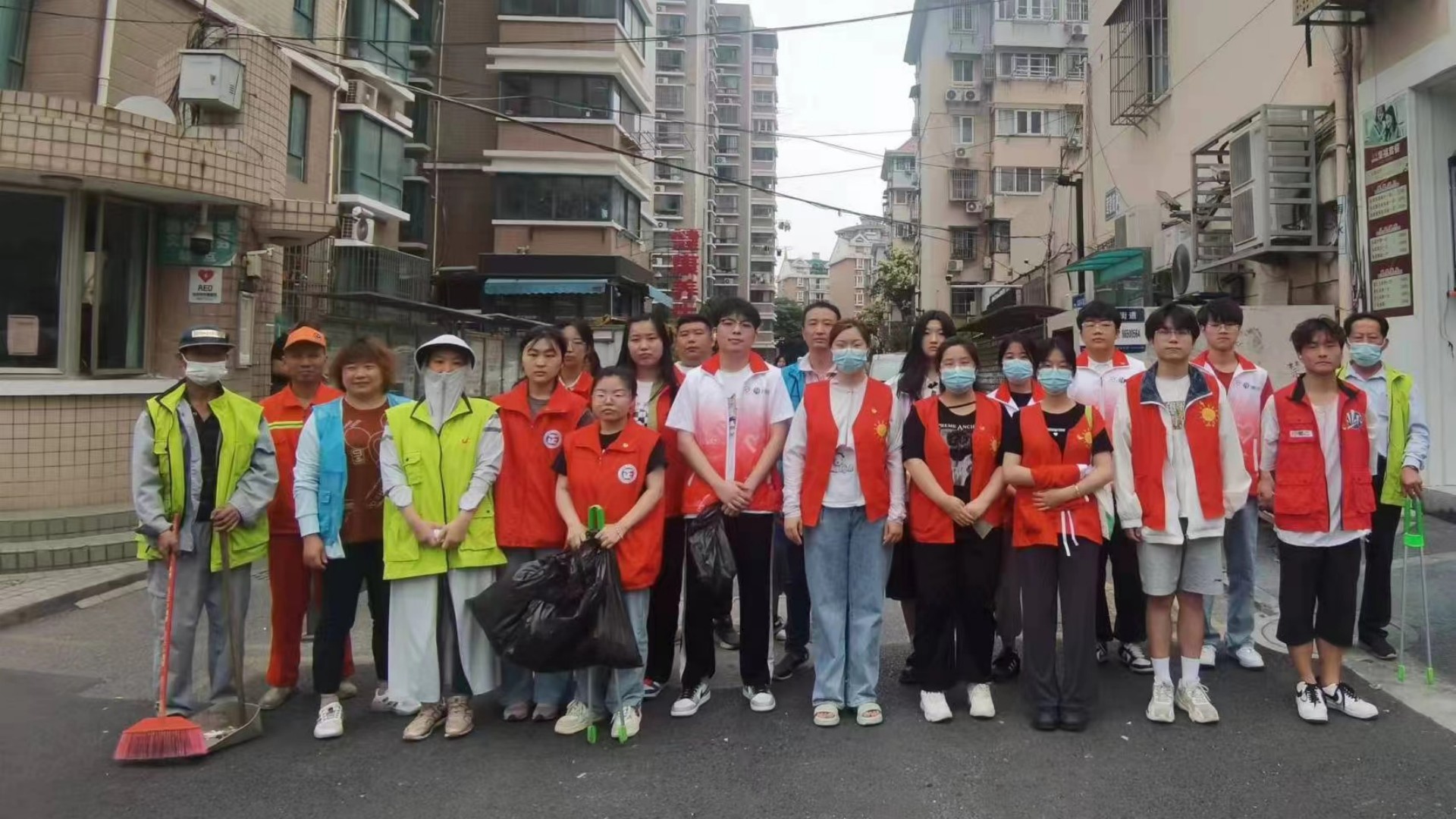 经济与管理系开展大学生进社区计划