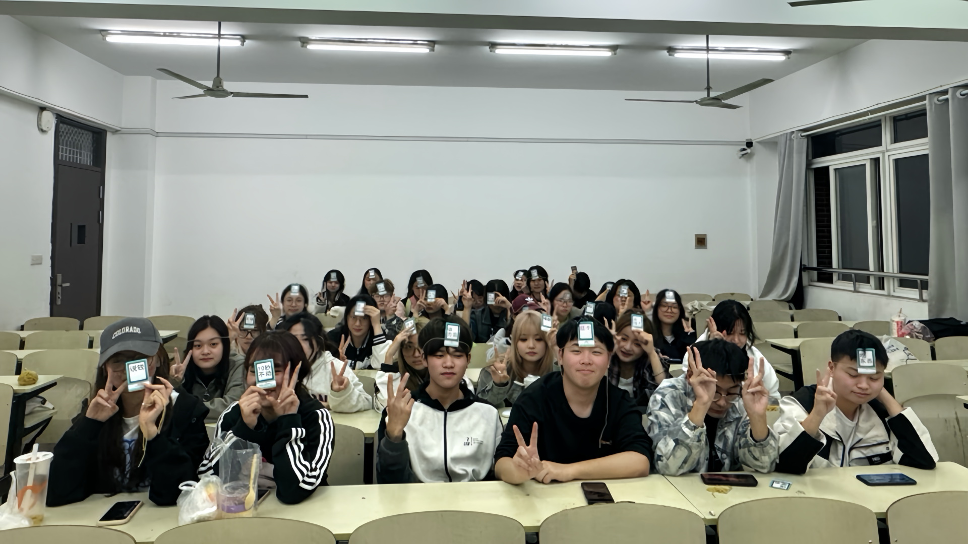 经济与管理系学风建设系列新篇：特色晚自习“心语相传，智慧启航”点燃思想火花，青春共筑未来梦