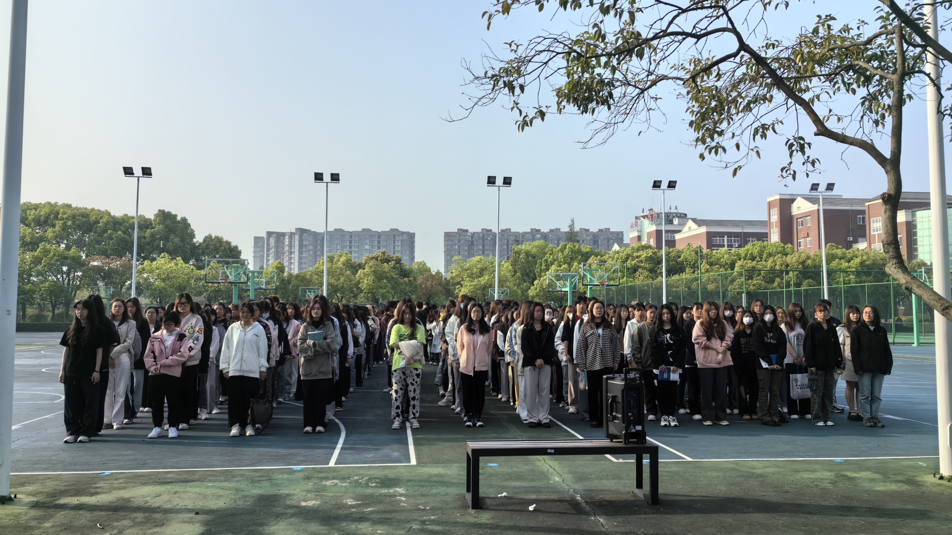 经济与管理系开展“牢记嘱托、挺膺担当”主题升旗仪式