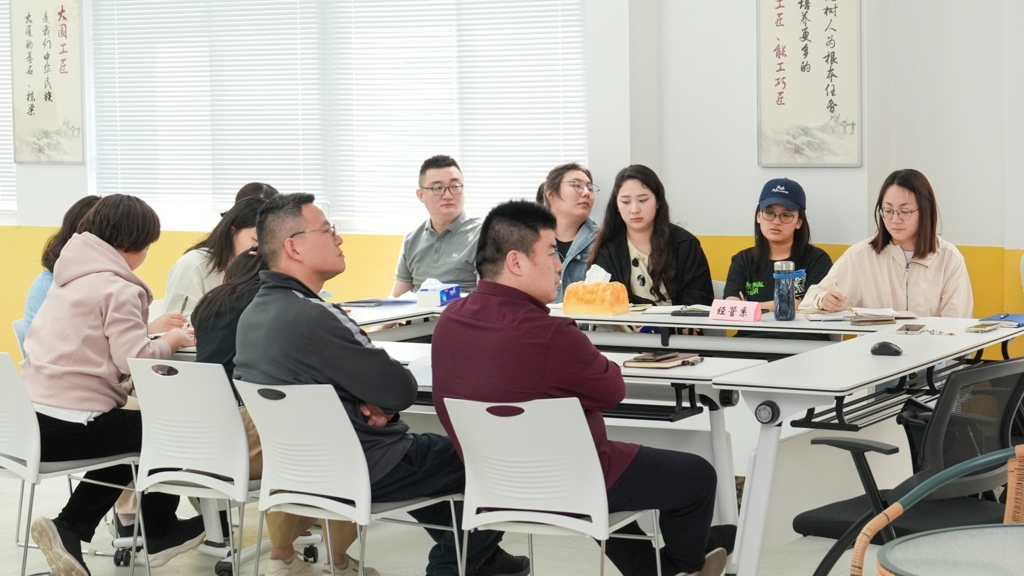 我院举办“深度对话，暖心护航”2025年首期辅导员沙龙
